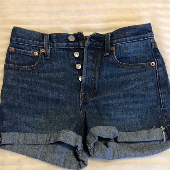 Levi Strauss and co high waisted jean shorts - Picture 3 of 7